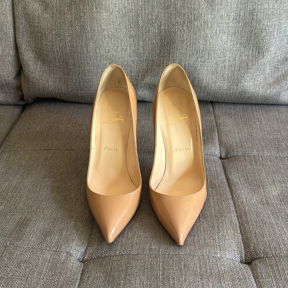 ❤️Christian Louboutin So Kate Nude Heels❤️